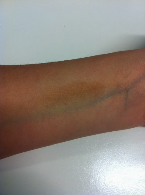 chanel les beiges swatch