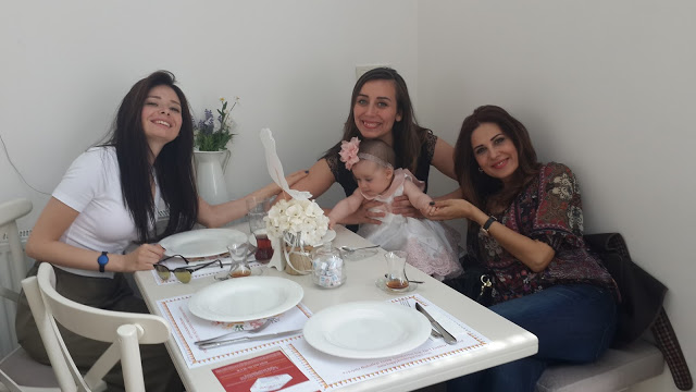 Hande-kazanova-blogger